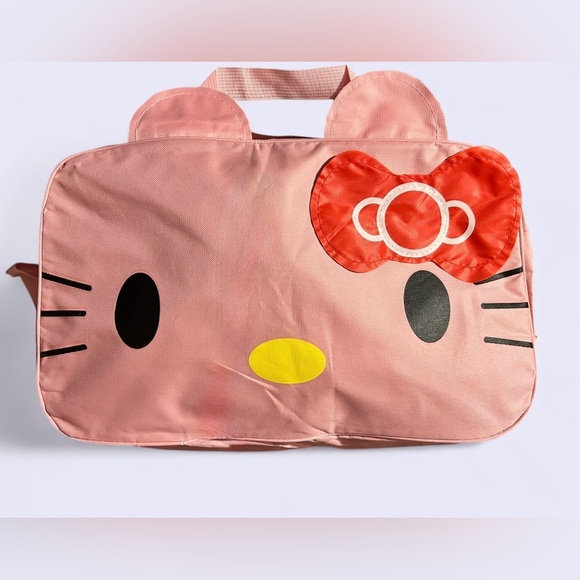 Sanrio Hello Kitty Fashionable Travel Duffle Bag - NEW - Picture 2 of 8